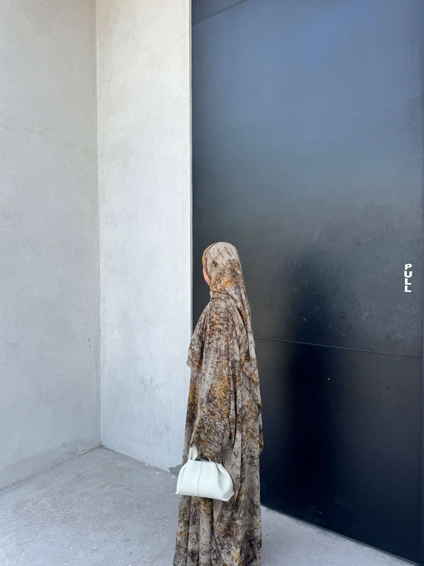 Watercolour abaya in green
