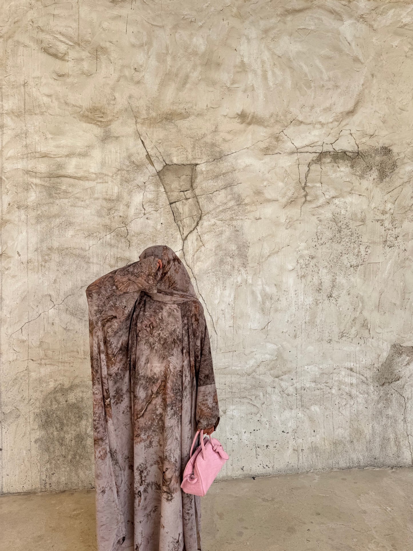 Water colour abaya in taupe