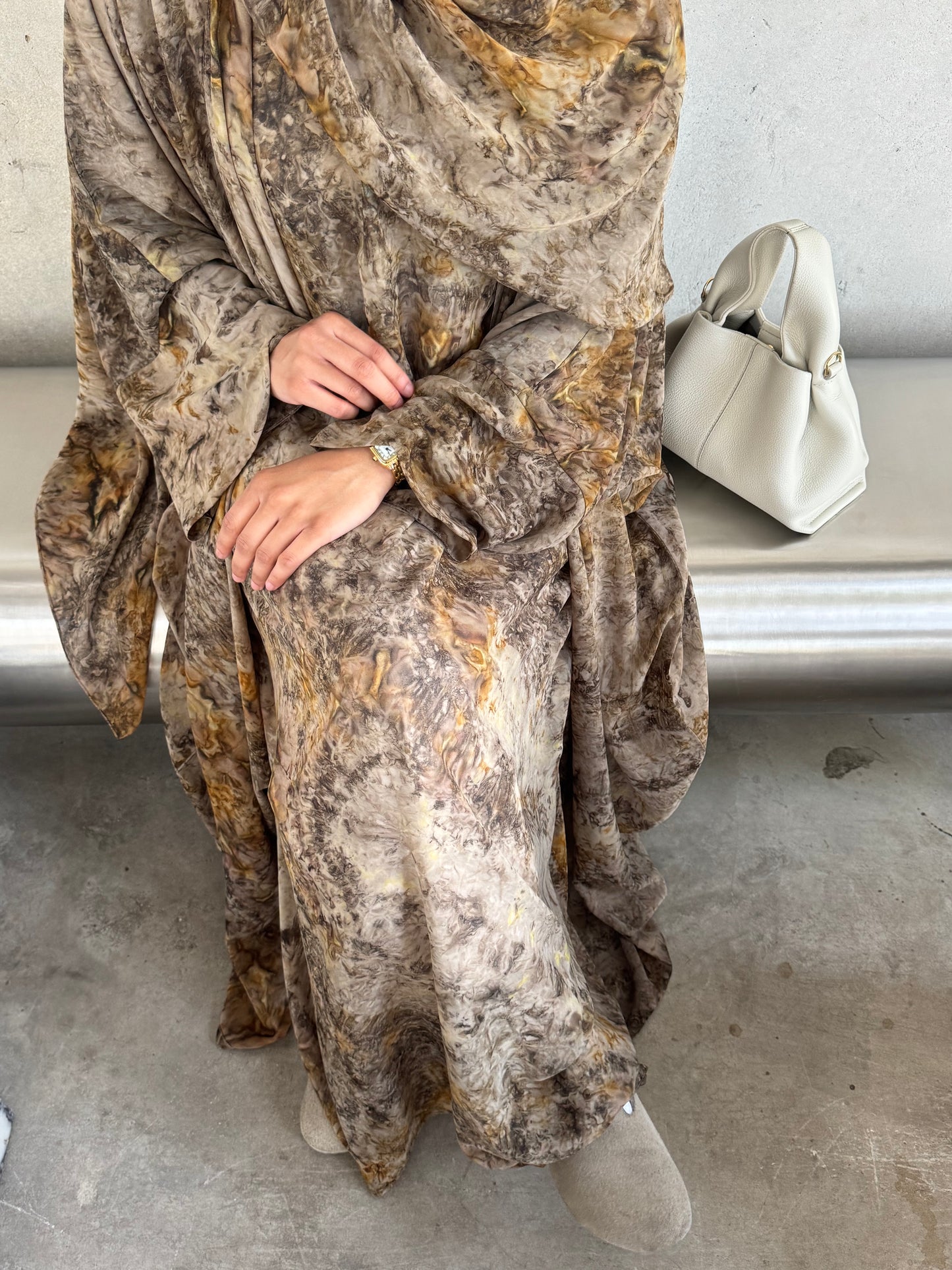 Watercolour abaya in green