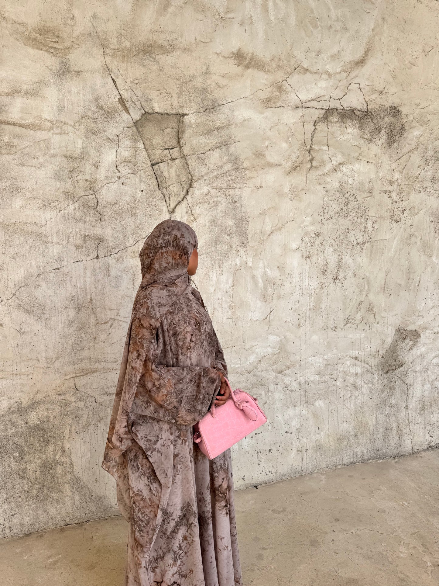 Water colour abaya in taupe