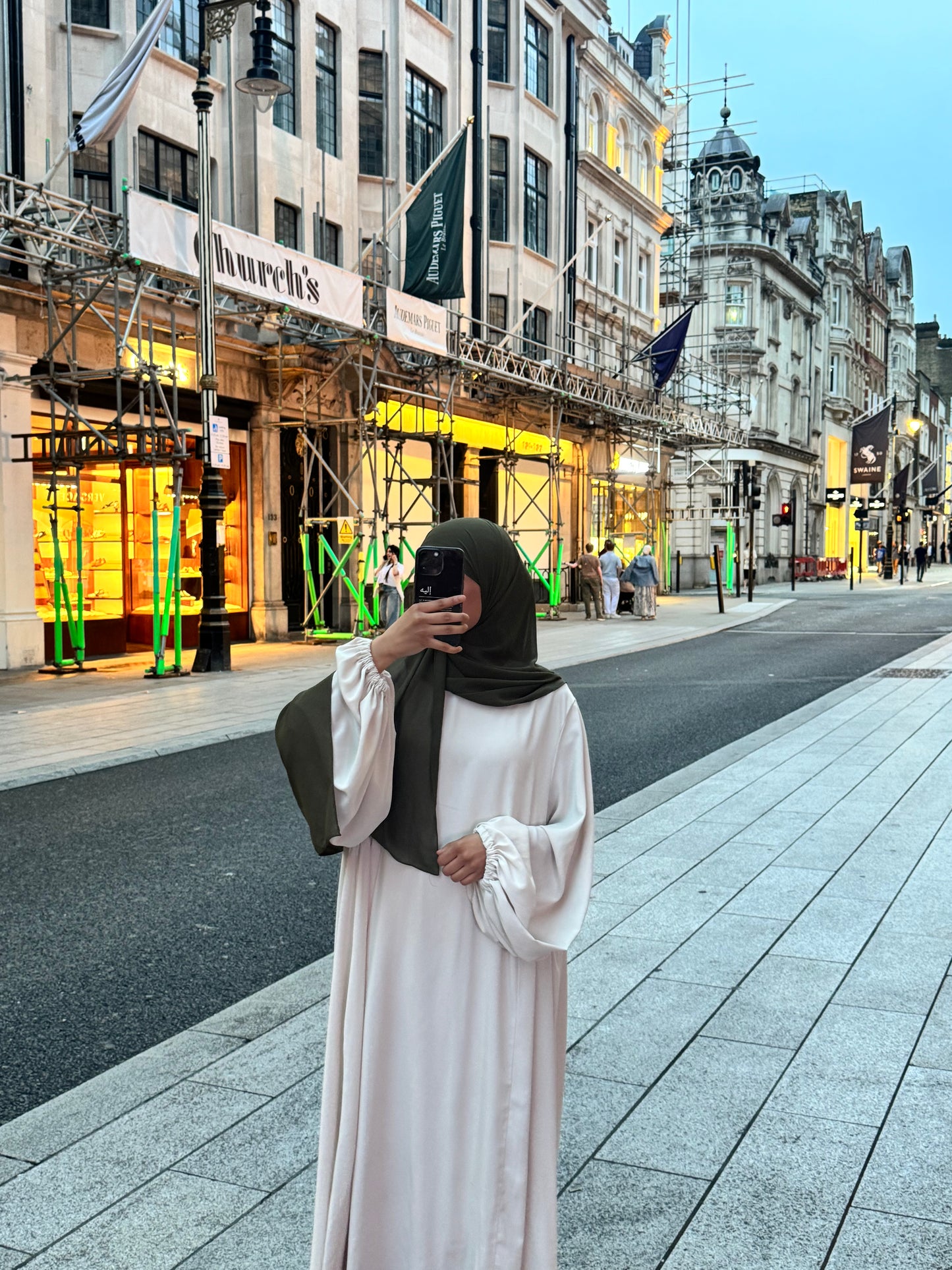 Cream balloon sleeve abaya