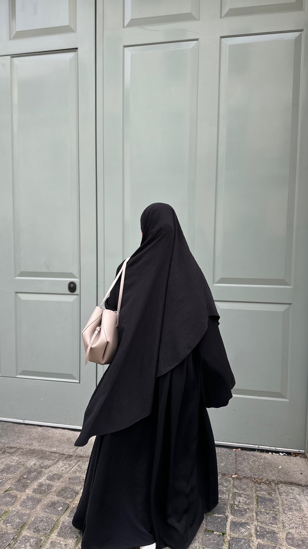 Black balloon sleeve abaya