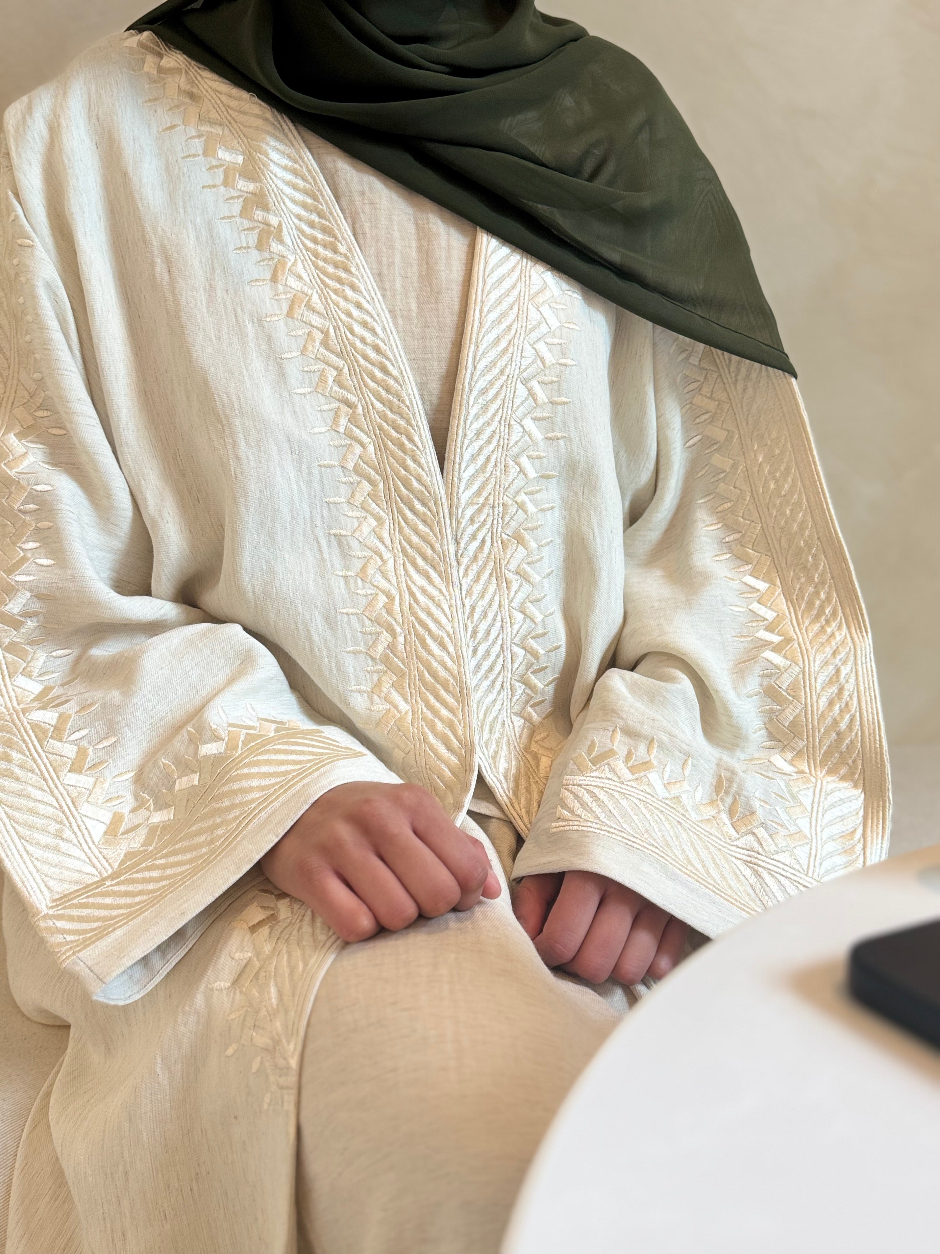 ‘DALIAH’ open linen abaya