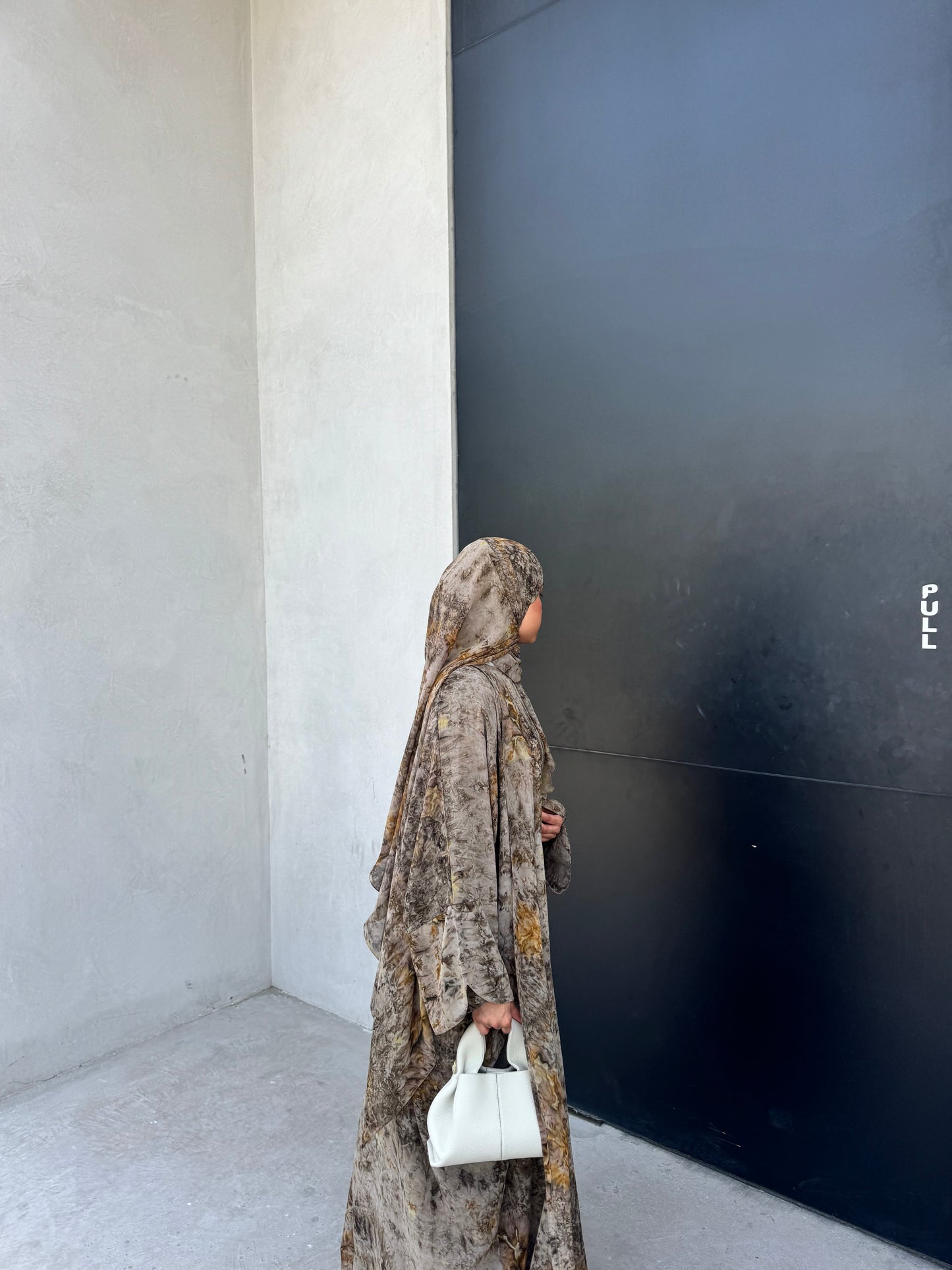 Watercolour abaya in green