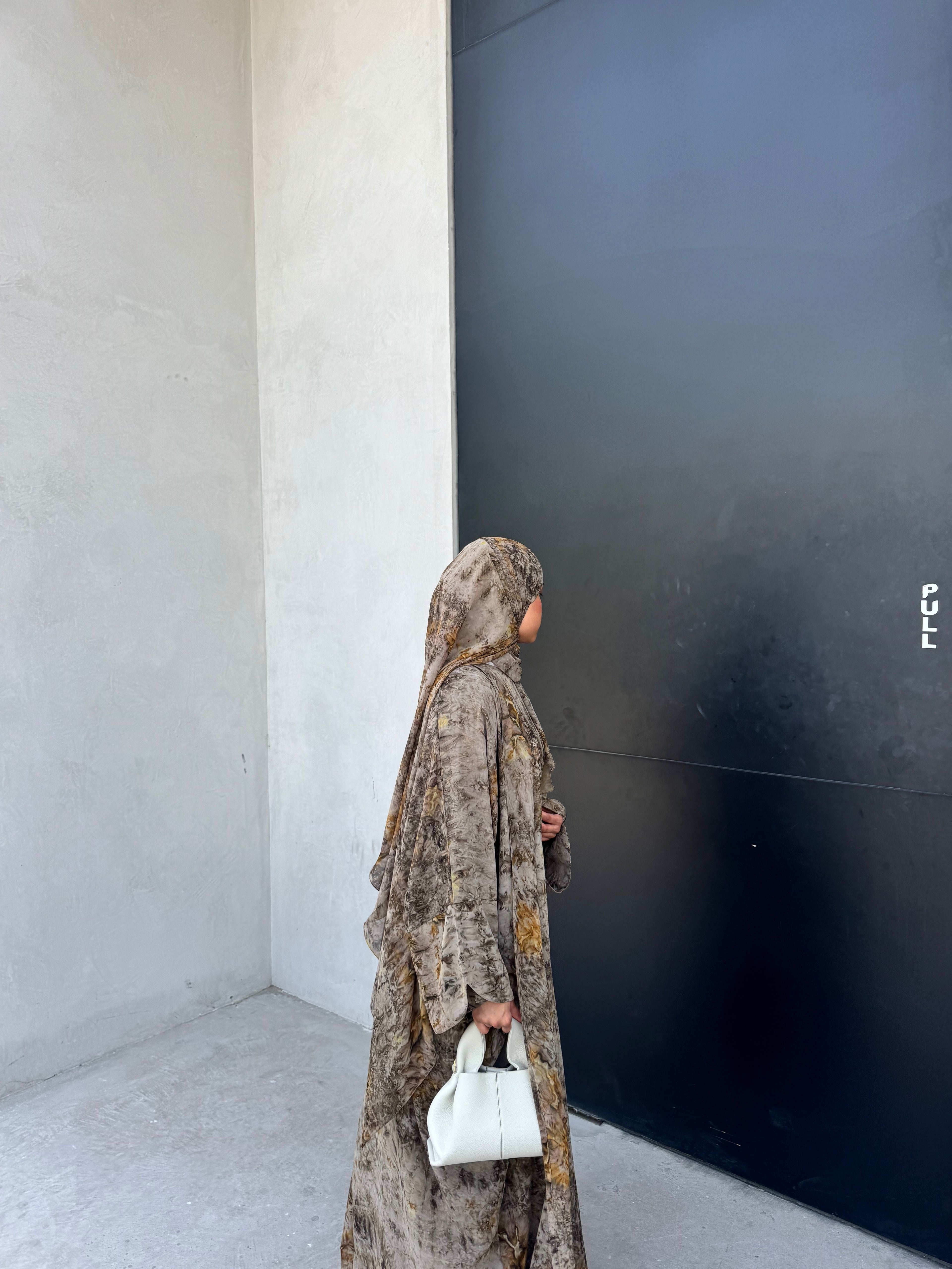 Watercolour abaya in green