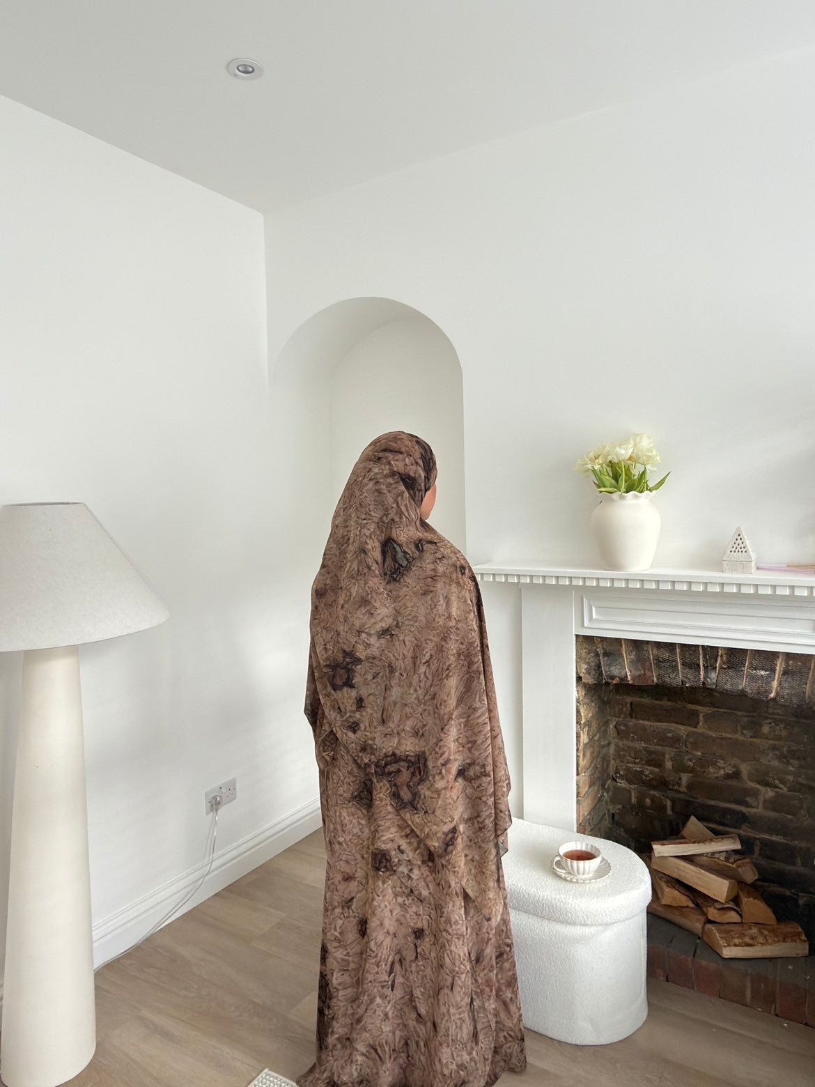 Printed abaya in brown