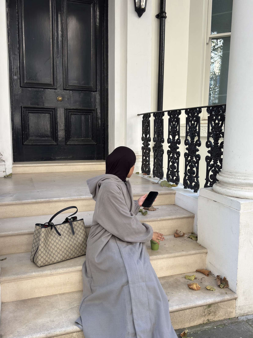 Hooded abaya light grey