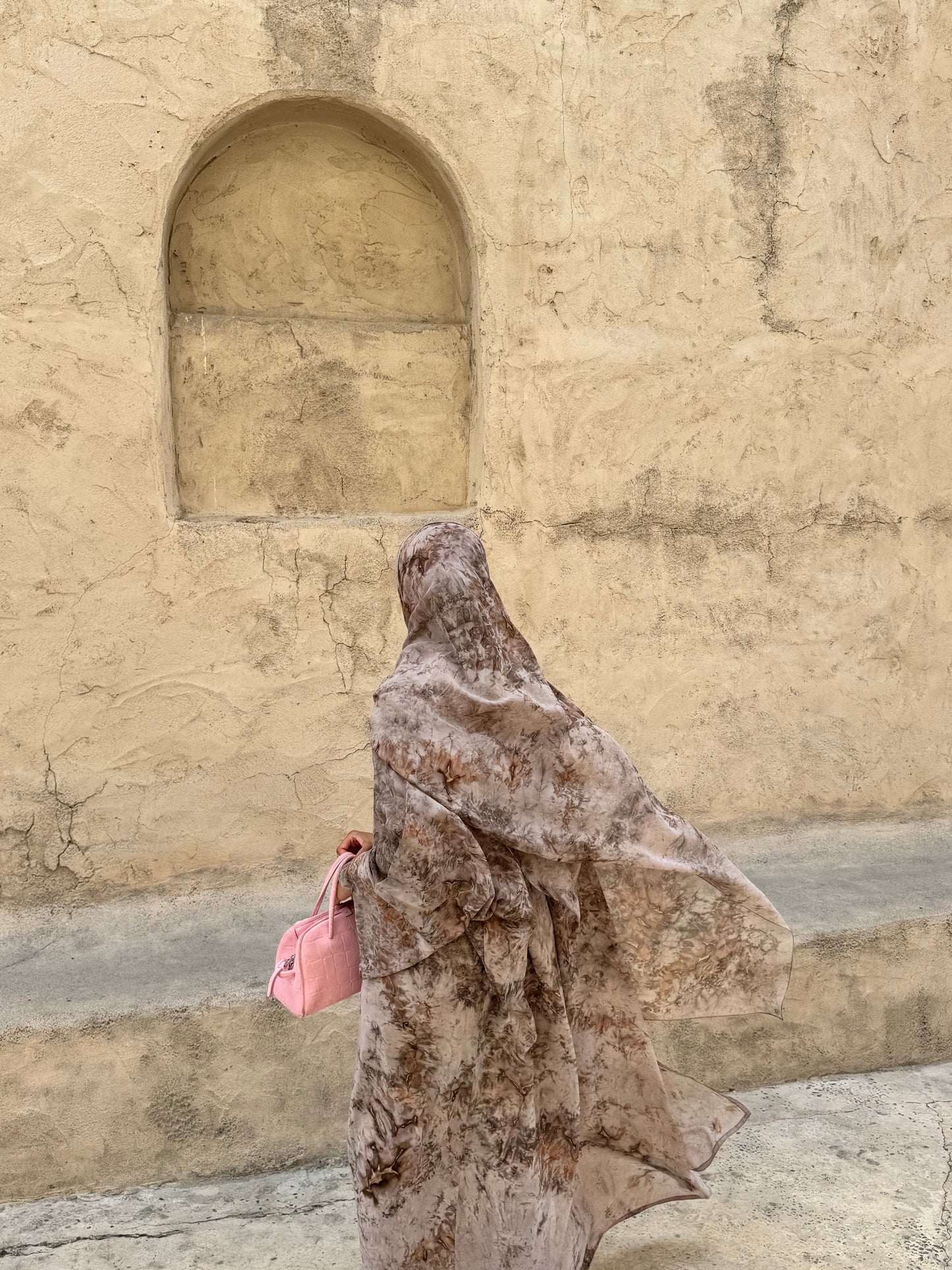 Water colour abaya in taupe
