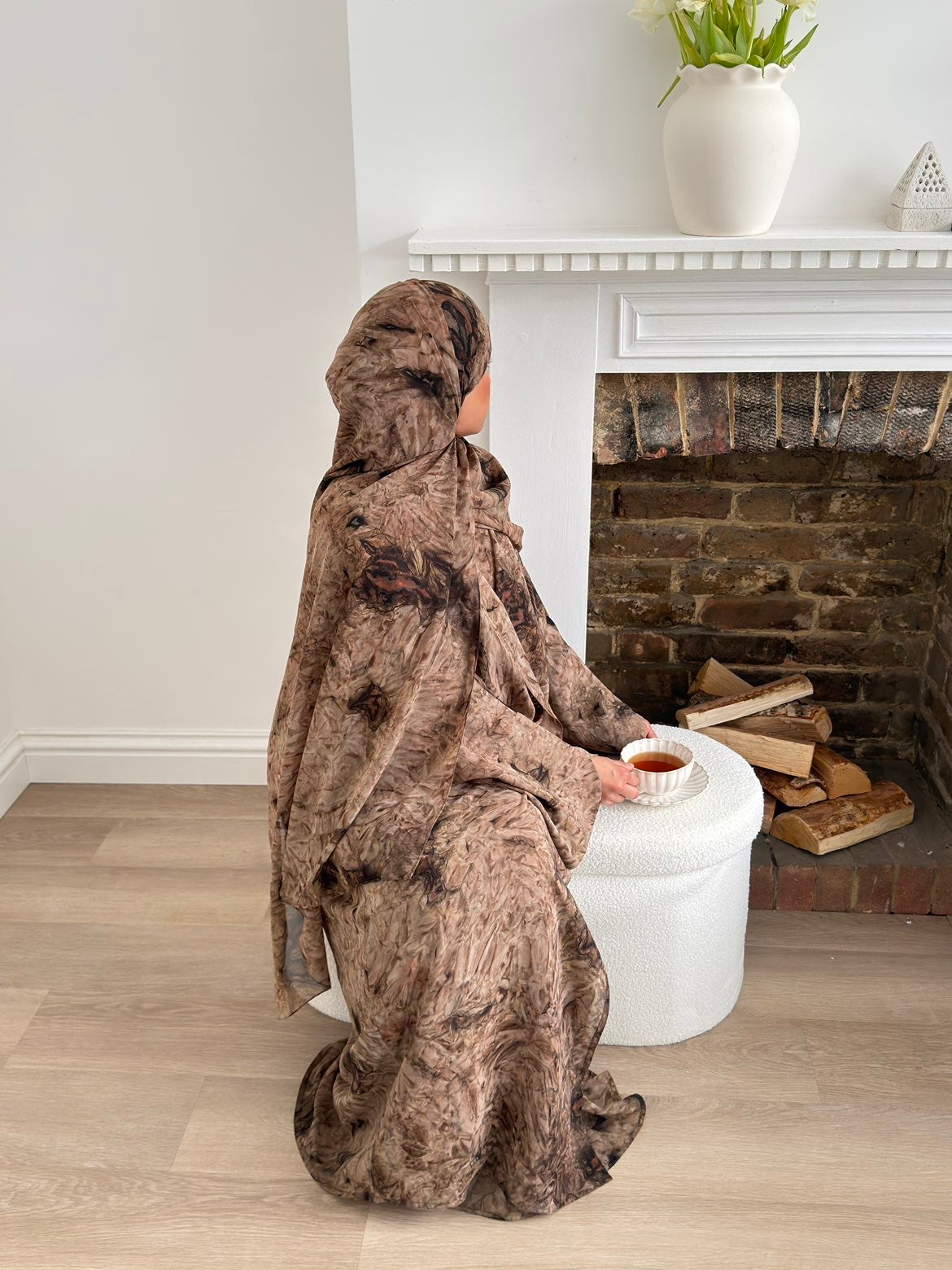 Printed abaya in brown