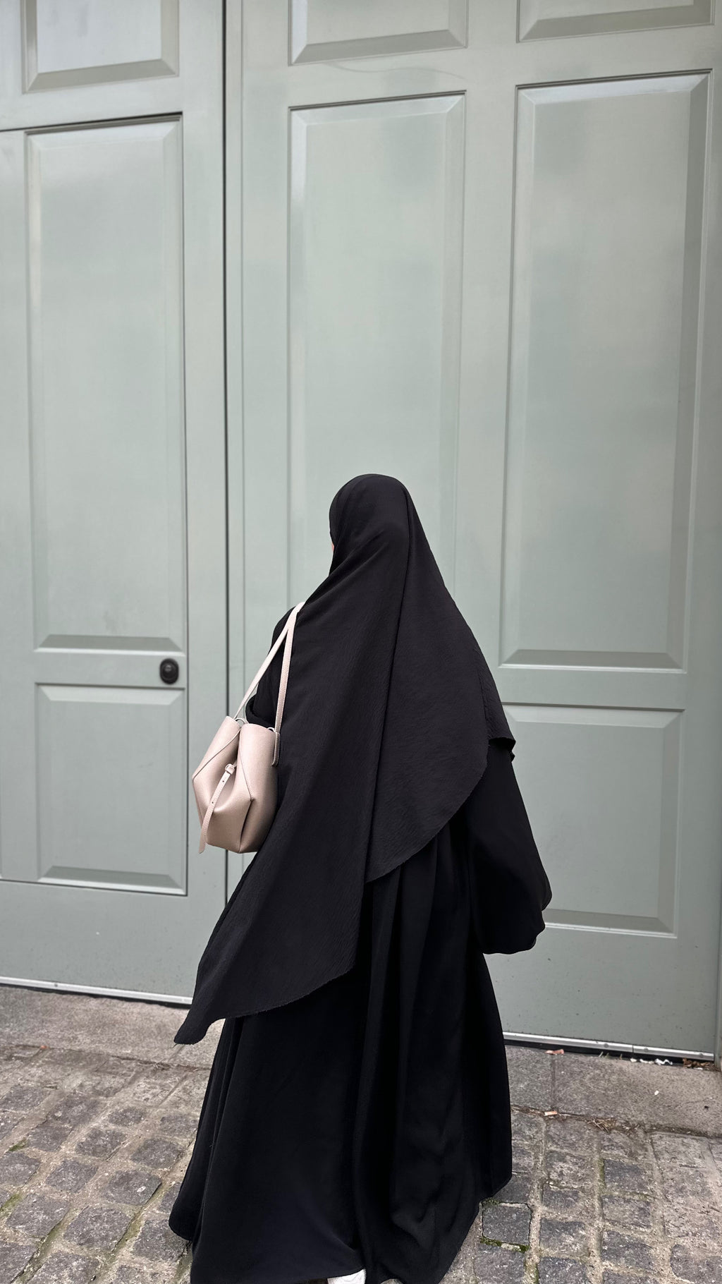 Black balloon sleeve abaya