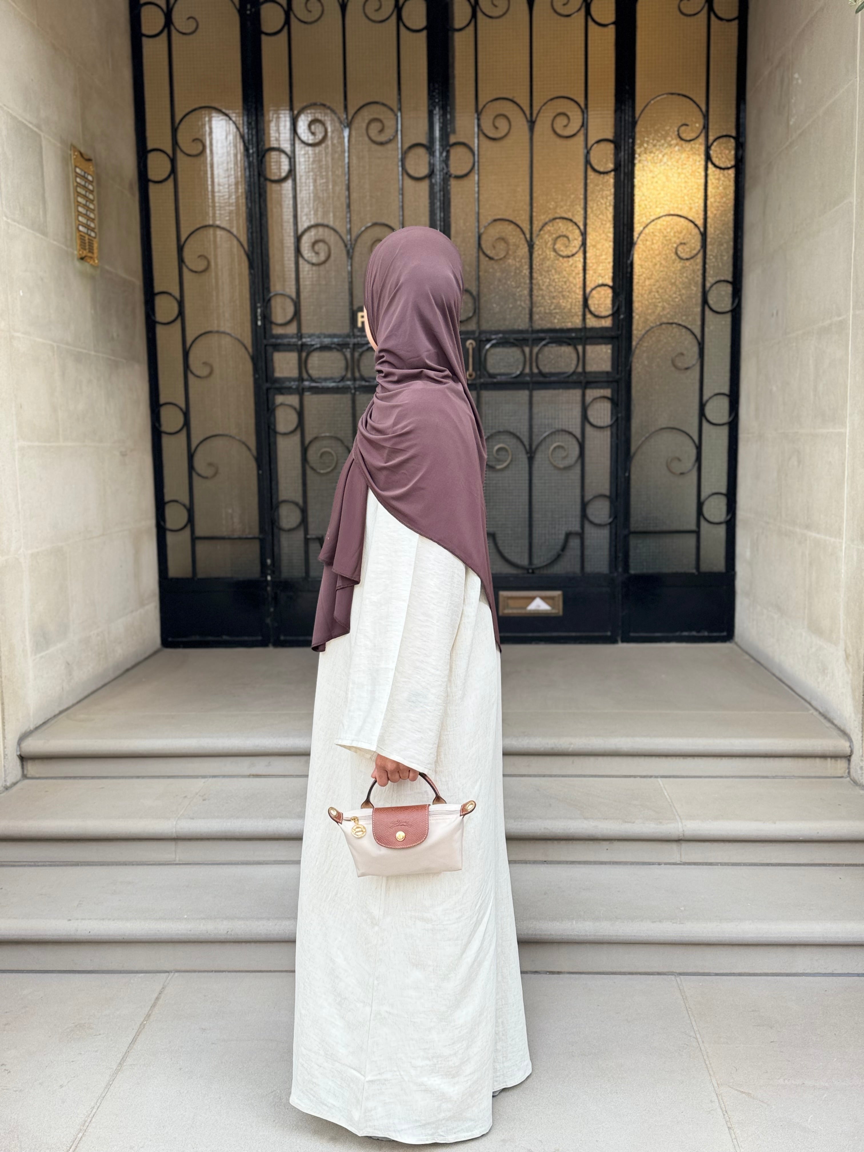 Classic Linen closed abaya