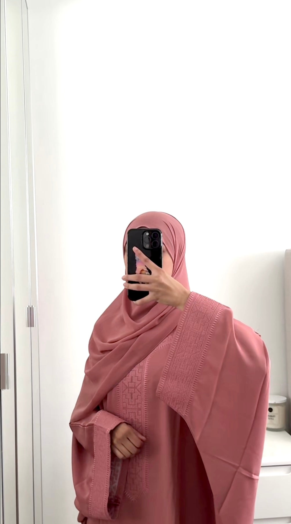 Khayraat in Rouge