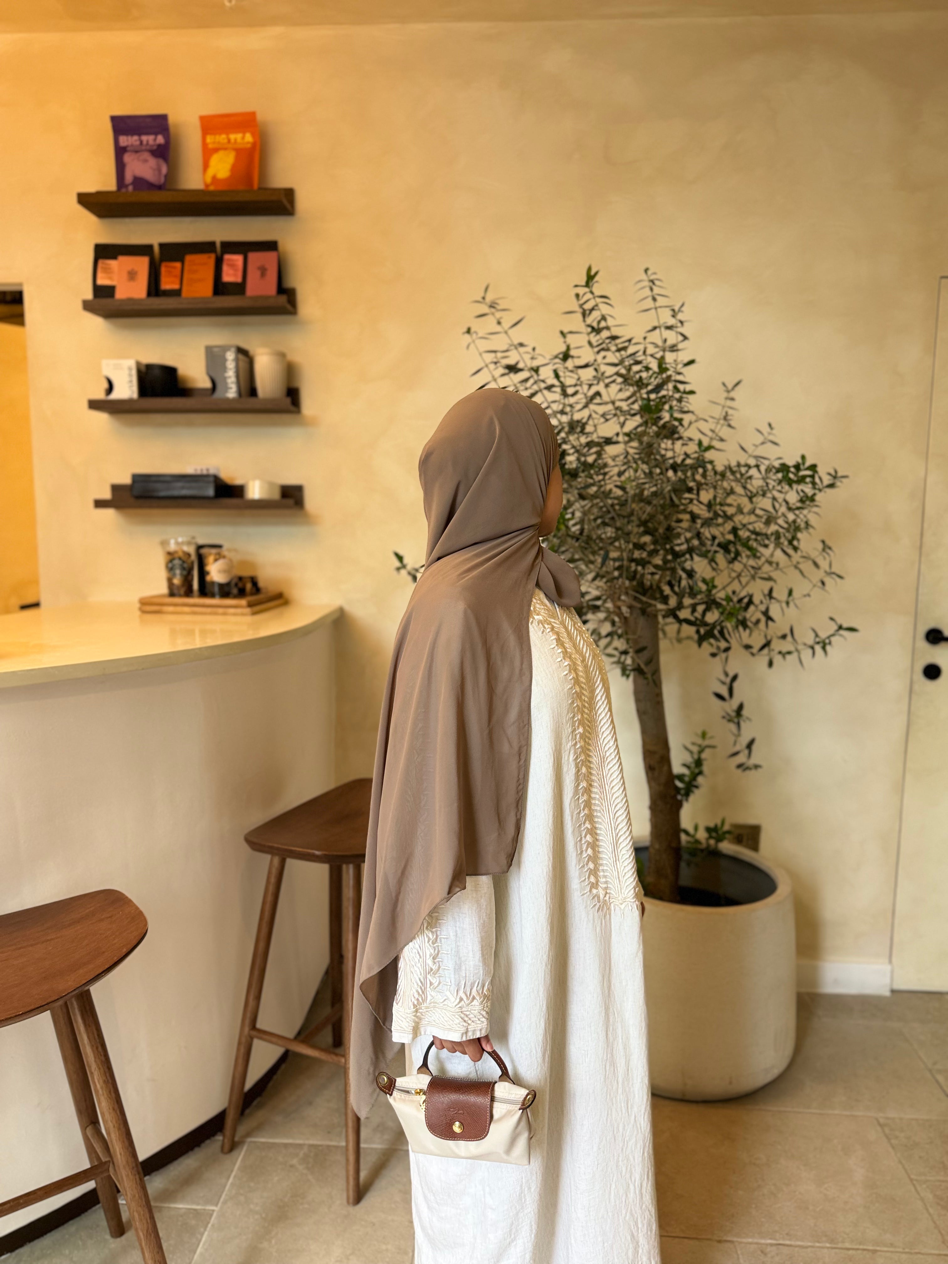 ‘DALIAH’ closed linen abaya