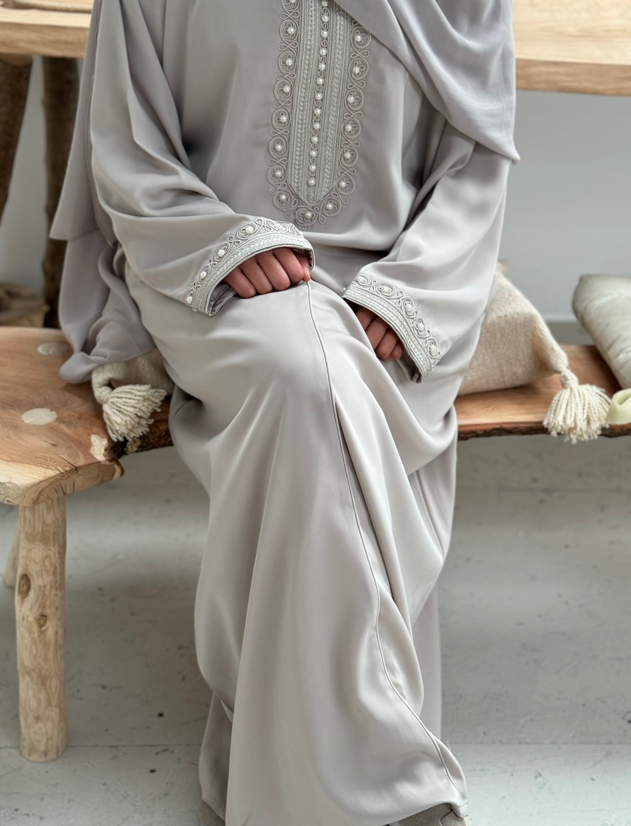 Layali in stone grey