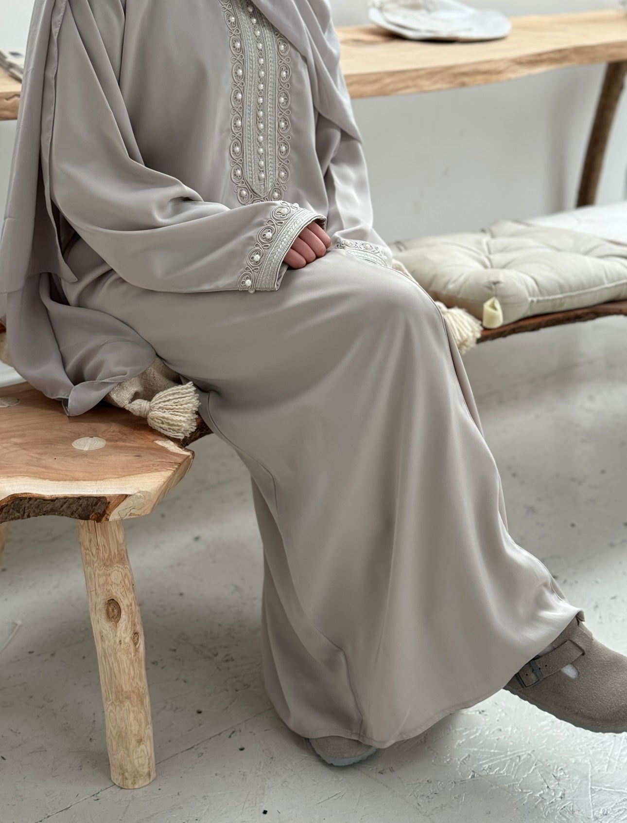 Layali in stone grey