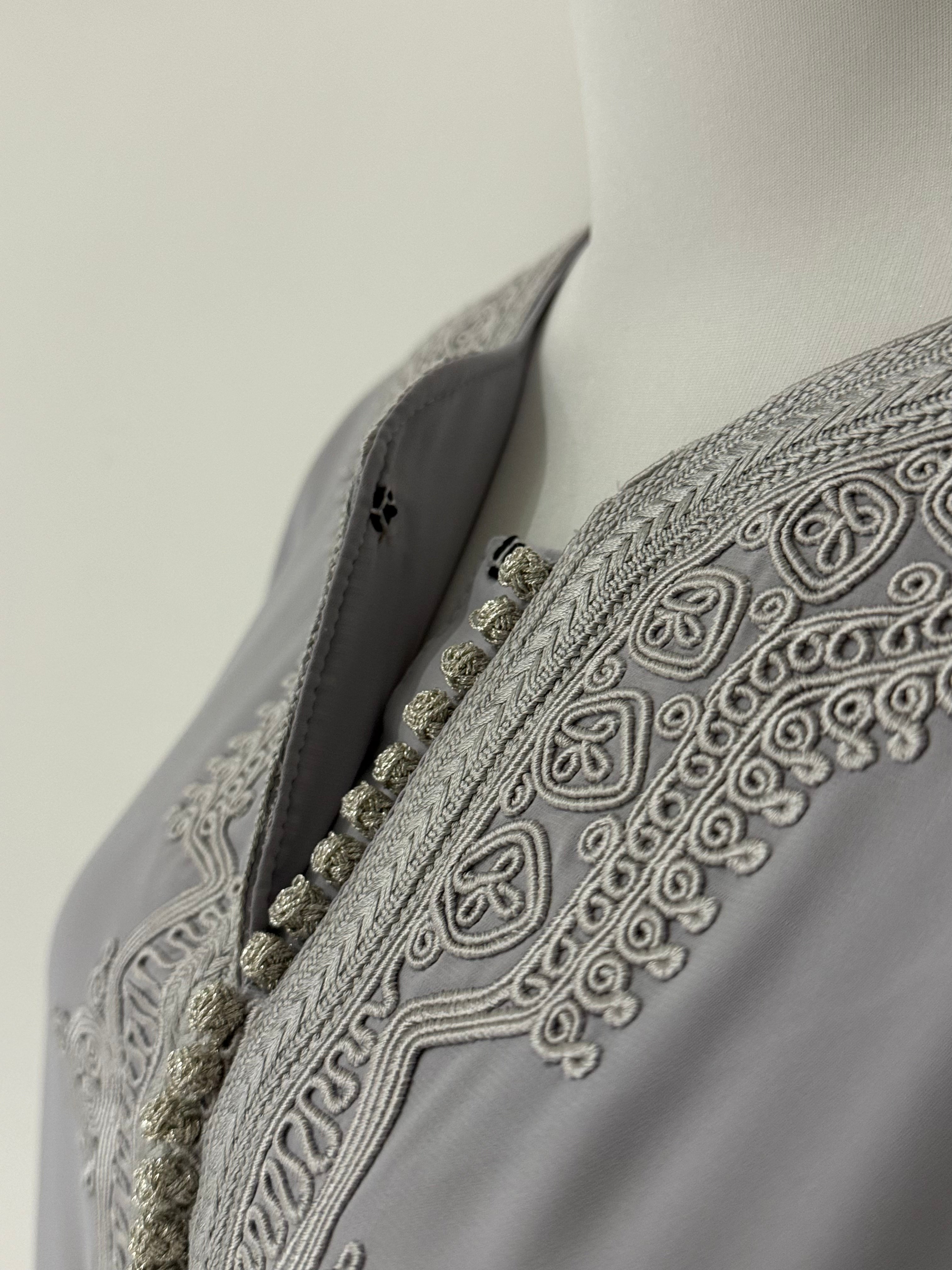KHAYR in Cloud grey