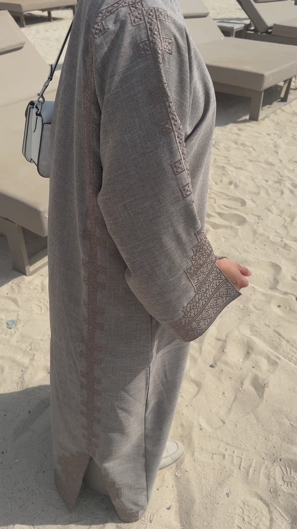 Sahara in taupe