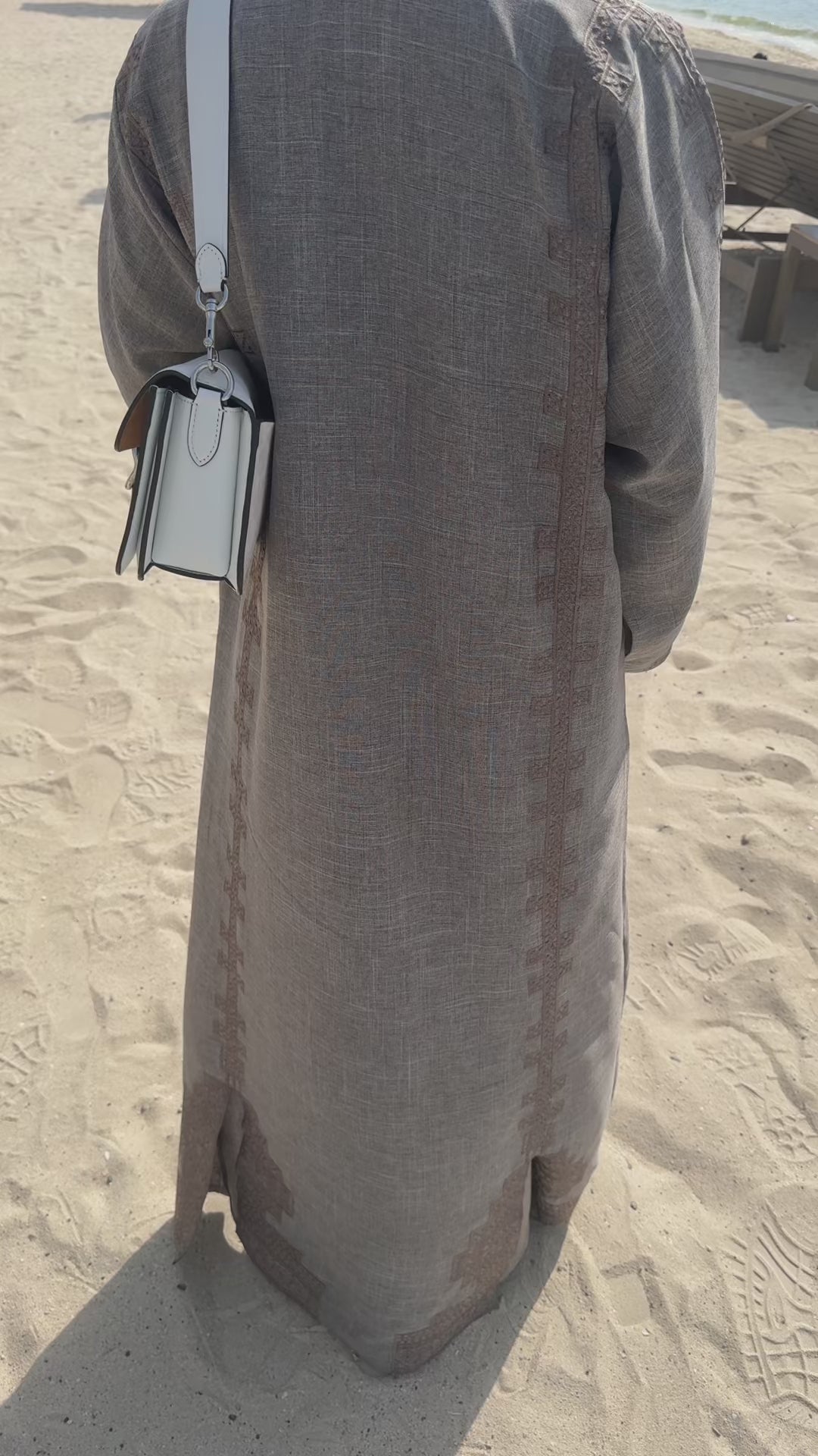 Sahara in taupe